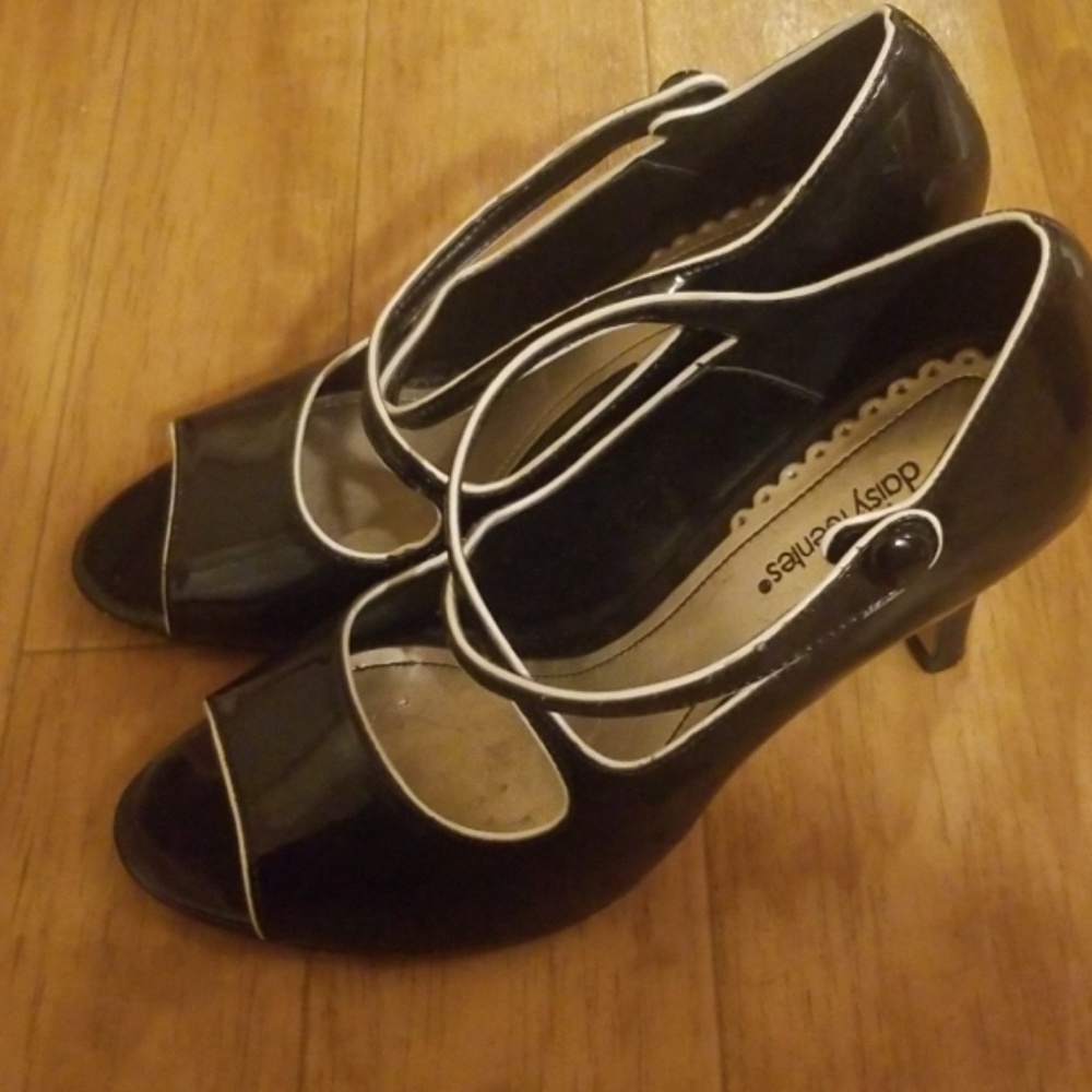 Strappy peep toe heels size 7